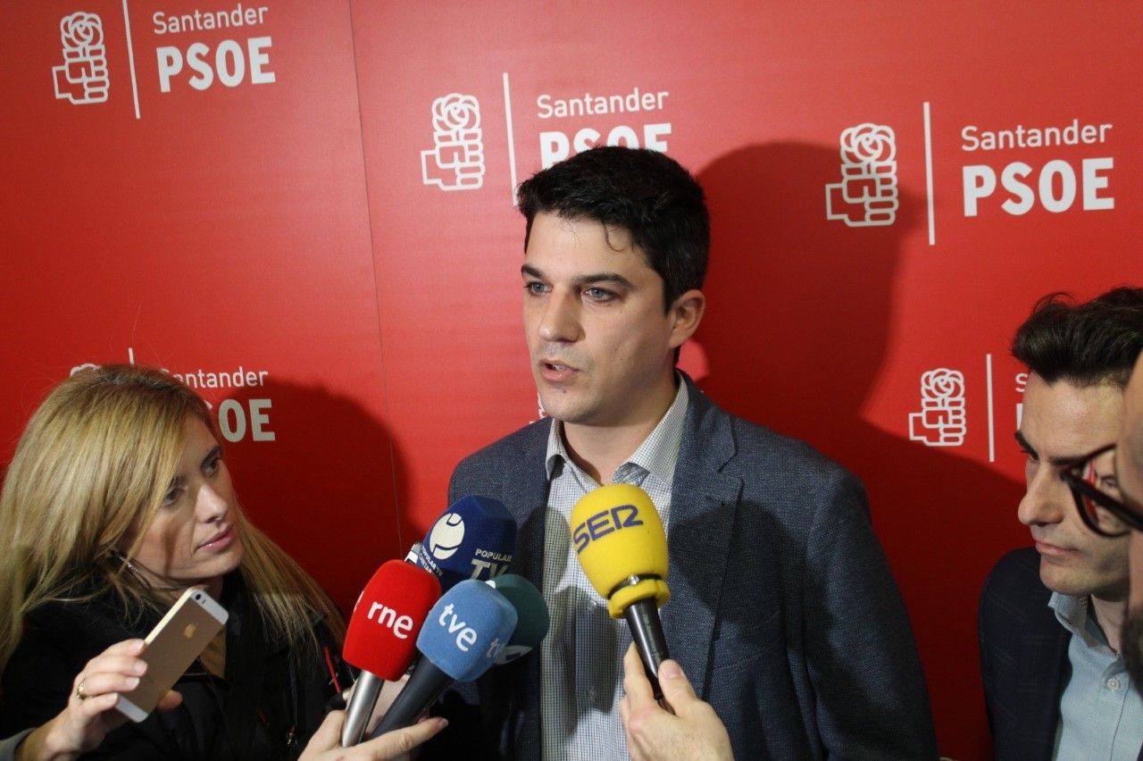El PSOE critica que la Alcaldesa “siempre llegue tarde” y pide una ...