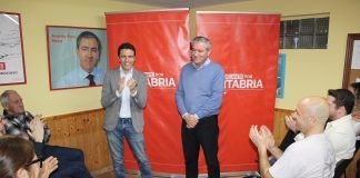 Pedro Casares anuncia en Suances que recuperará el Consejo de Alcaldes y Alcaldesas