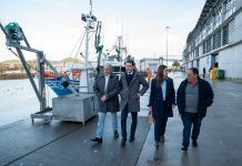 Pedro Casares muestra en Santoña el “compromiso firme” del PSOE con el sector pesquero de Cantabria