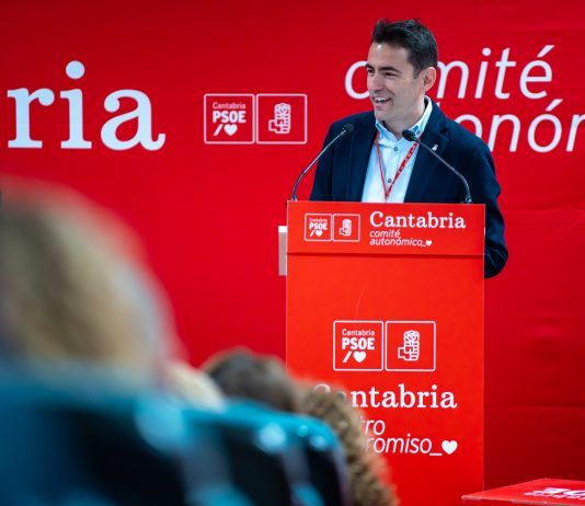 Casares acusa al PP de “bloquear Cantabria por interés partidista” en la financiación autonómica, la inversión en vivienda pública o los fondos europeos y reivindica al PSOE como “única alternativa real de gobierno”