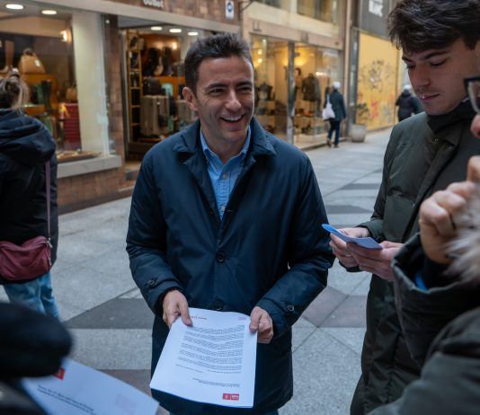 Casares propone a Buruaga alcanzar un pacto de región para “buscar soluciones al problema de la vivienda que sufren miles de familias y jóvenes” en Cantabria