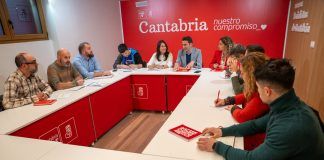 Casares traslada a la Junta de Personal el respaldo del PSOE a las reivindicaciones docentes de bajada de ratios, menos burocracia y mejor atención a la diversidad