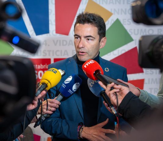 Pedro Casares critica que el Gobierno del PP “no ha adoptado ni una sola medida” frente los efectos de la guerra en Oriente Medio