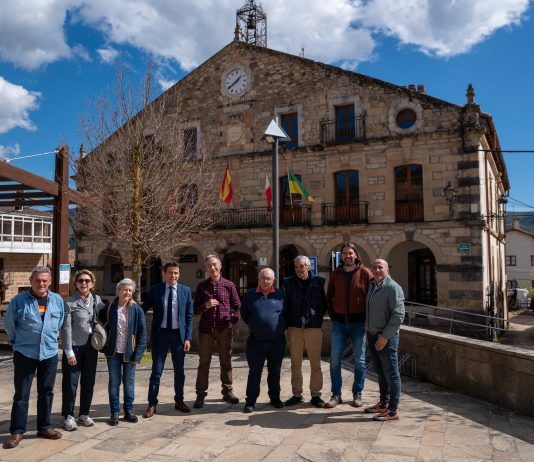 Pedro Casares afirma que Valderredible “es un ejemplo claro de cómo el compromiso, la innovación y el arraigo al territorio pueden convertirse en motores de desarrollo y futuro”