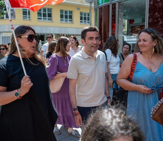El PSOE apoya las reivindicaciones de las trabajadoras del sector del textil en Cantabria “para no dar pasos atrás en los derechos conquistados”