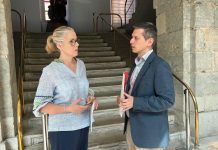 El PSOE llama a extender la lengua de signos en los espacios públicos para eliminar barreras a las personas sordas