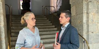 El PSOE llama a extender la lengua de signos en los espacios públicos para eliminar barreras a las personas sordas