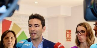 Pedro Casares insta al PP de Cantabria a apoyar en el Congreso que se blinde por ley la financiación del 50% de la dependencia por parte del Estado