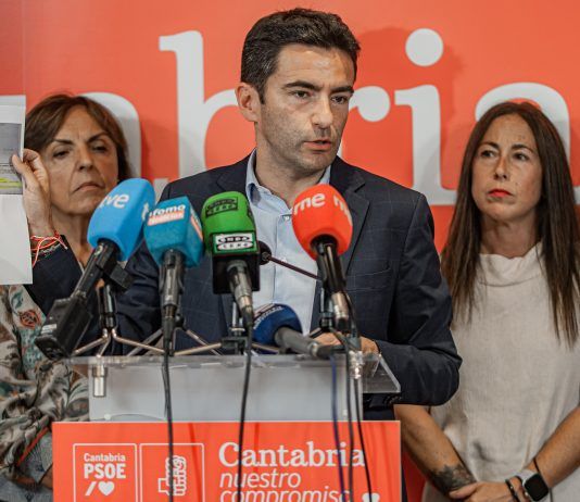 Pedro Casares reclama el cese del gerente de Valdecilla y una auditoria del SCS para conocer la verdad del “pilotaje” para forzar derivaciones diagnósticas a la sanidad privada