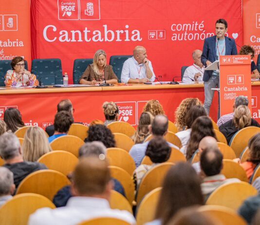 Pedro Casares tacha de “nefastos” los tres años de Gobierno del PP que solo ha causado “retroceso y sufrimiento”