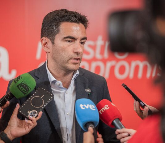 Pedro Casares: “El PSOE quiere que la vivienda sea el quinto pilar del Estado del Bienestar, que está en riesgo con las derechas”