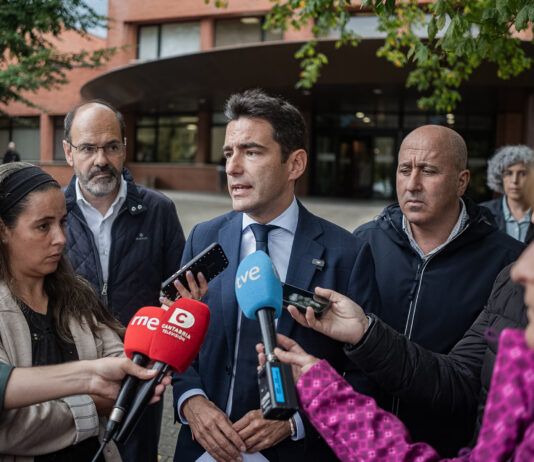 El PSOE denuncia el “deterioro insoportable” al que el Gobierno del PP somete al Hospital de Sierrallana
