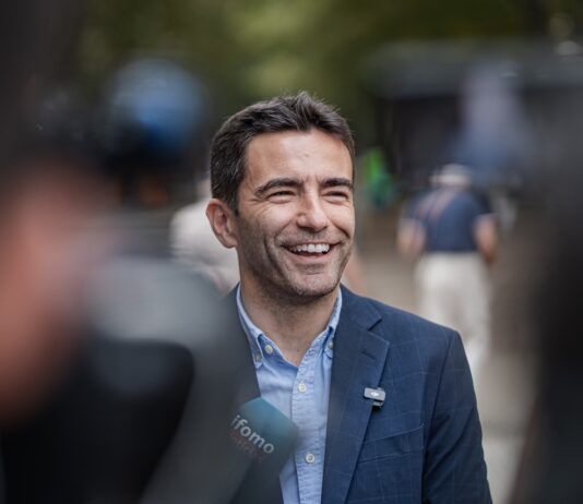 Pedro Casares: “Es tiempo de que los españoles y los cántabros optemos por los derechos o por las derechas”