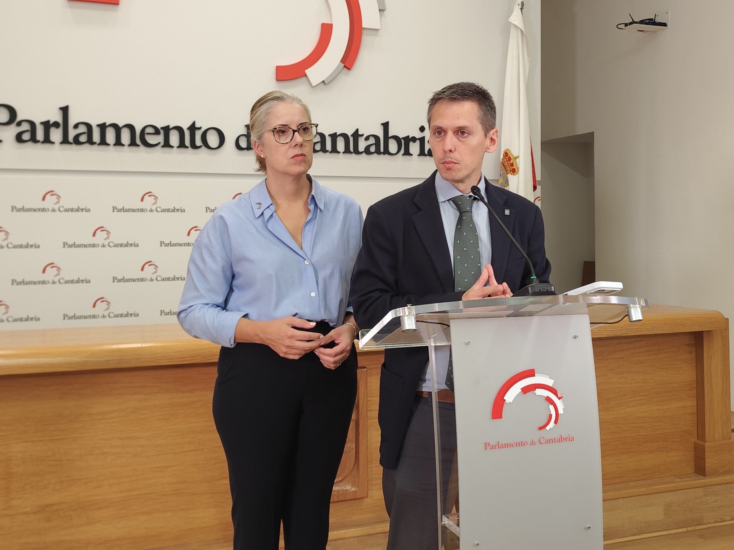 El PSOE propone la gratuidad del transporte escolar para Bachillerato y FP en Cantabria